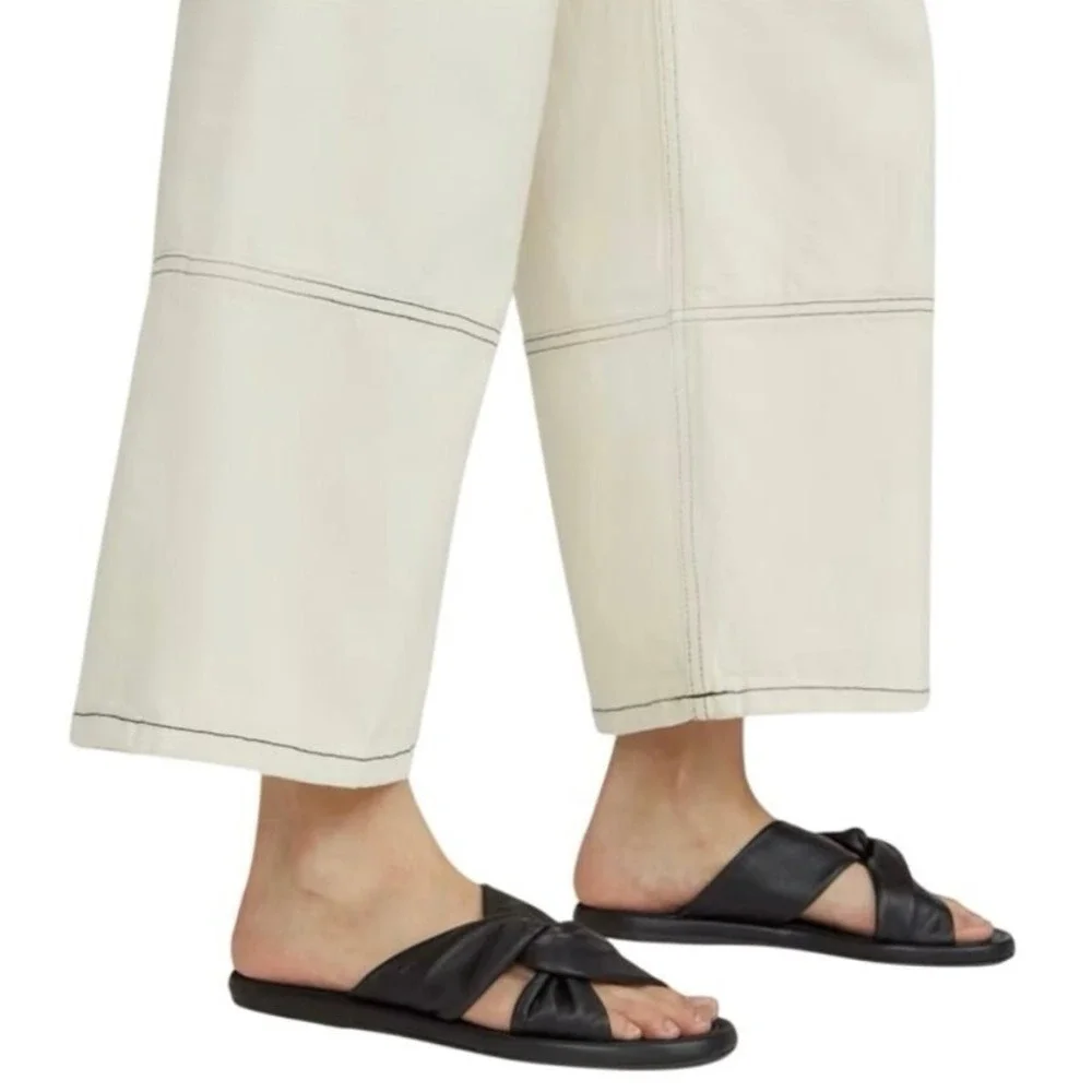 Everlane Black Leather Twist Slide Sandals Padded Minimalist Flat Size 7 - Picture 2 of 7